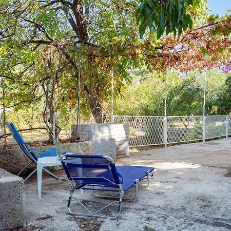 Sandy's Garden Villa