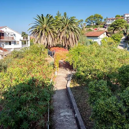 Sandy's Garden * Jelsa (Hvar)